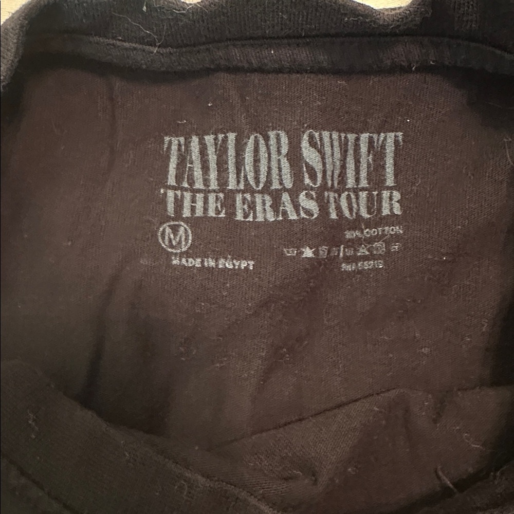 Taylor swift eras tour black medium tee shirt - Picture 4 of 4